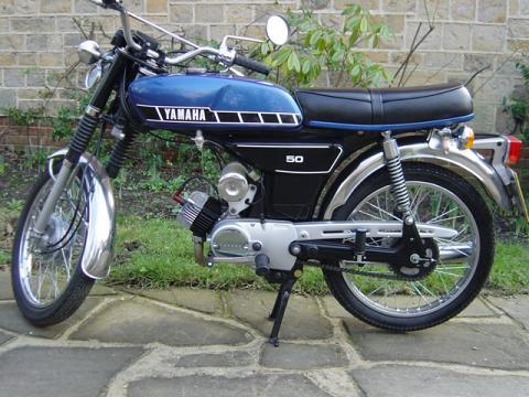 Yamaha French Metallic blue 1.JPG